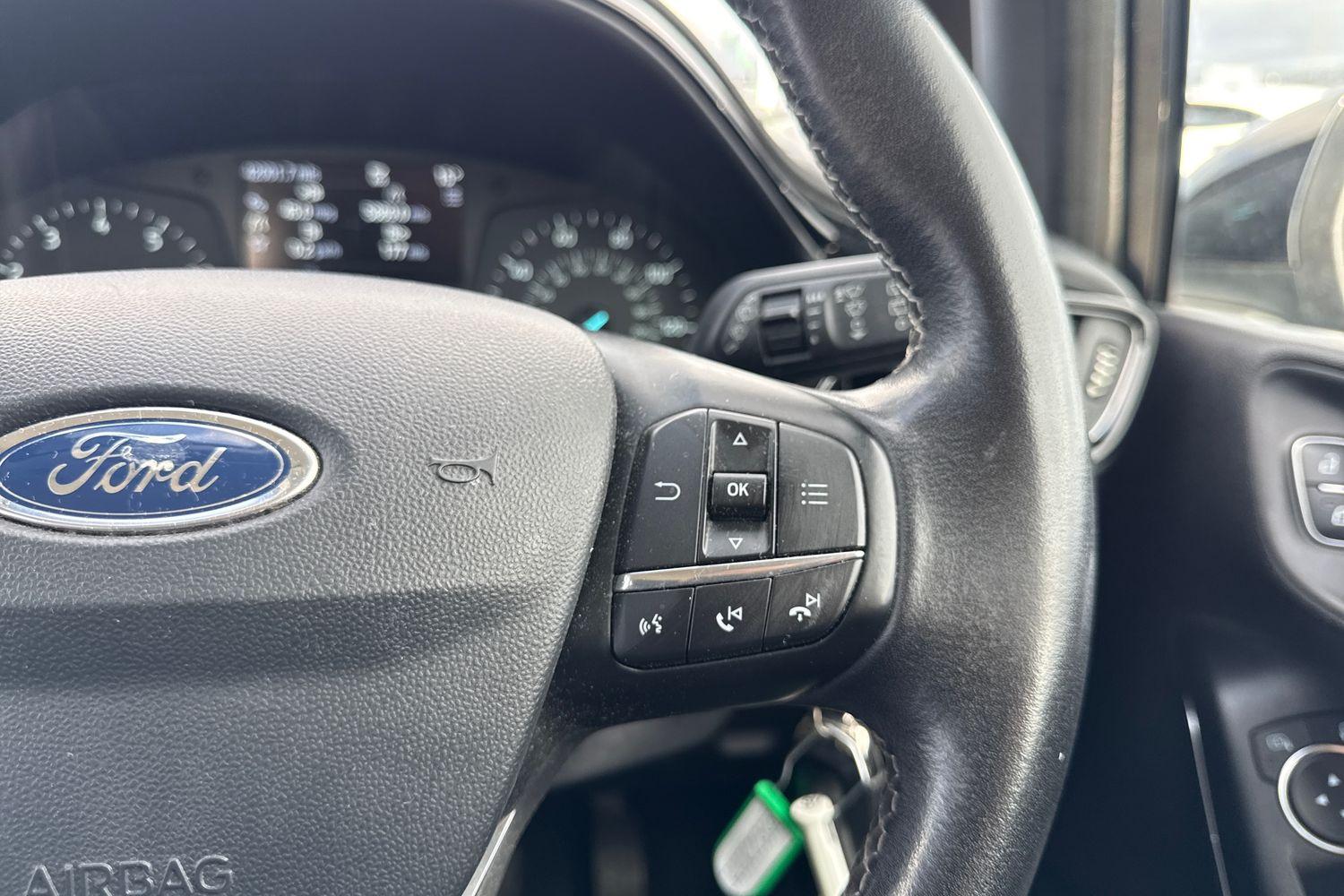 Ford FIESTA Photo 28