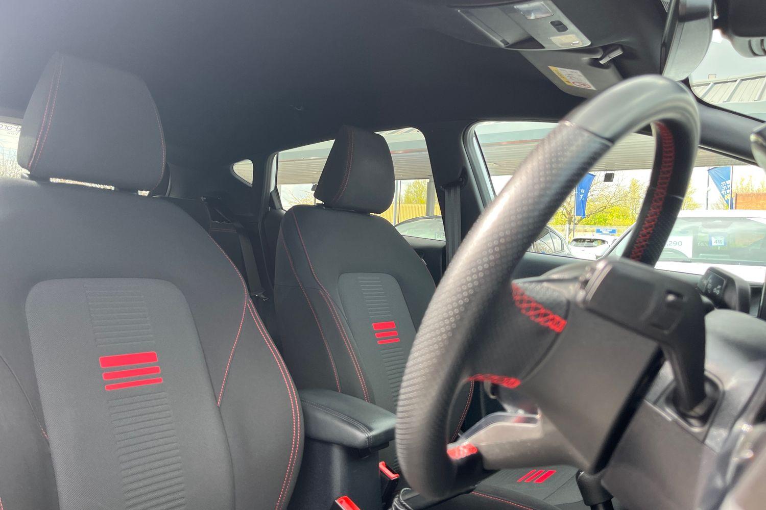 Ford FIESTA Photo 16