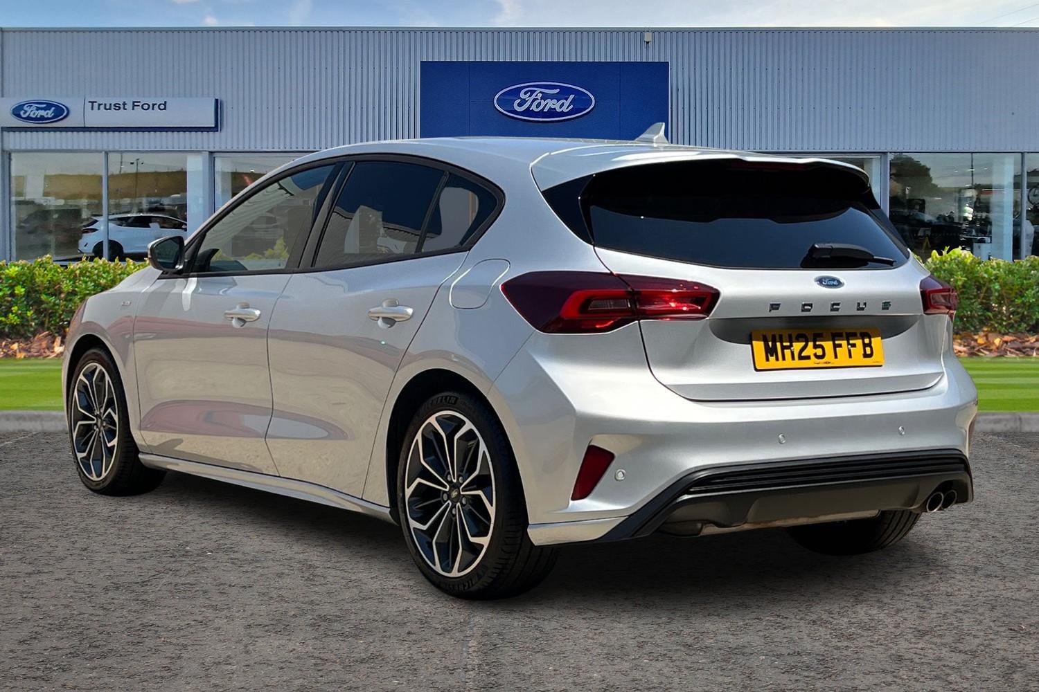 Ford Focus Photo 1