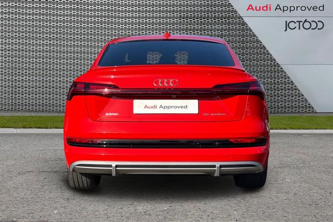 Audi e-tron Photo 7