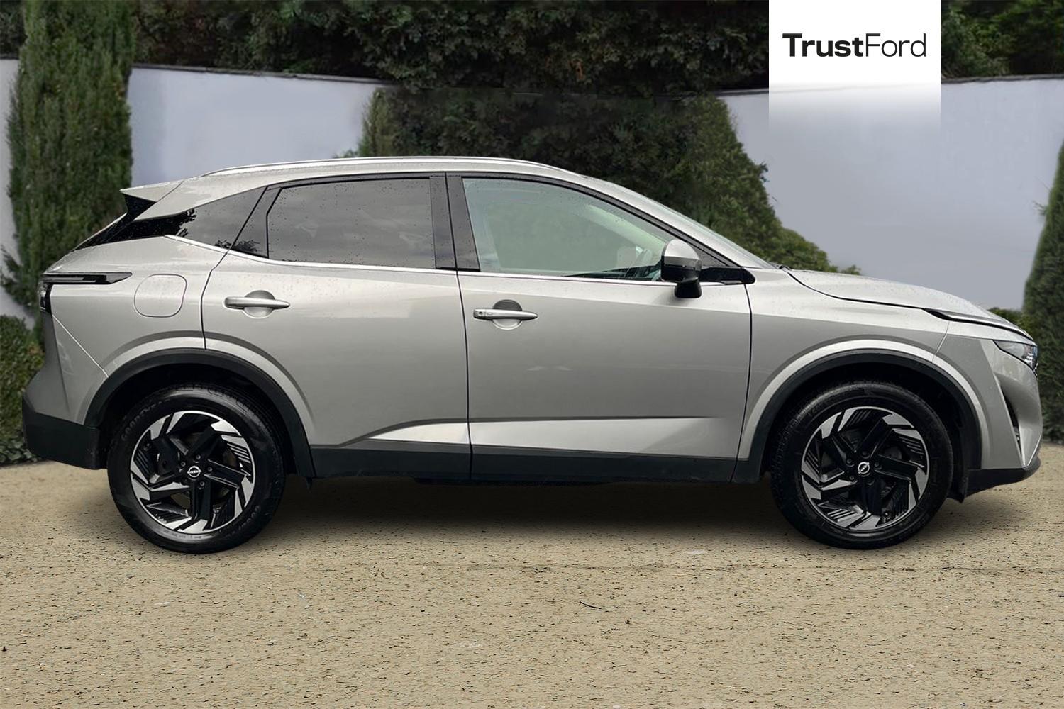 Nissan QASHQAI Photo 2