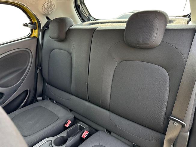 SMART ForFour Photo 9