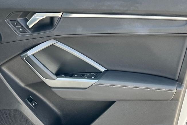 AUDI Q3 Photo 40