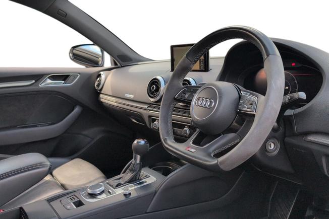 AUDI RS3 Photo 6