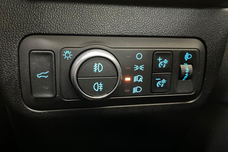 Ford Kuga Photo autoimg-bba6e10ade684e711957473ae3c3663bb15875c1.jpg
