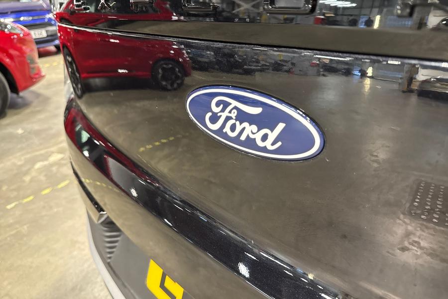 Ford Explorer Photo autoimg-bbab99cddcab40800ede54a55054db0a88f0b571.jpg