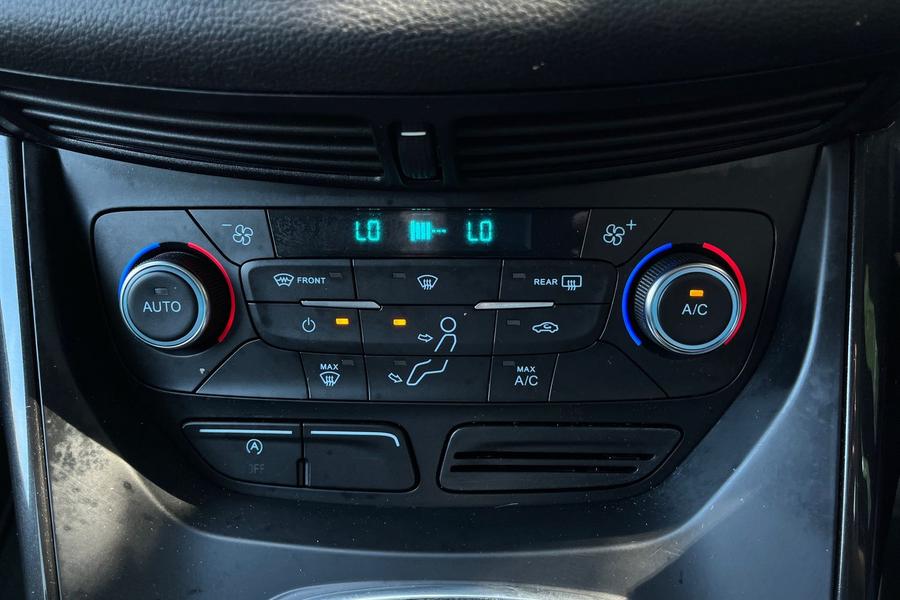 Ford KUGA Photo autoimg-bbabb3a53d6132ff276e5c836149cdd23feedf26.jpg