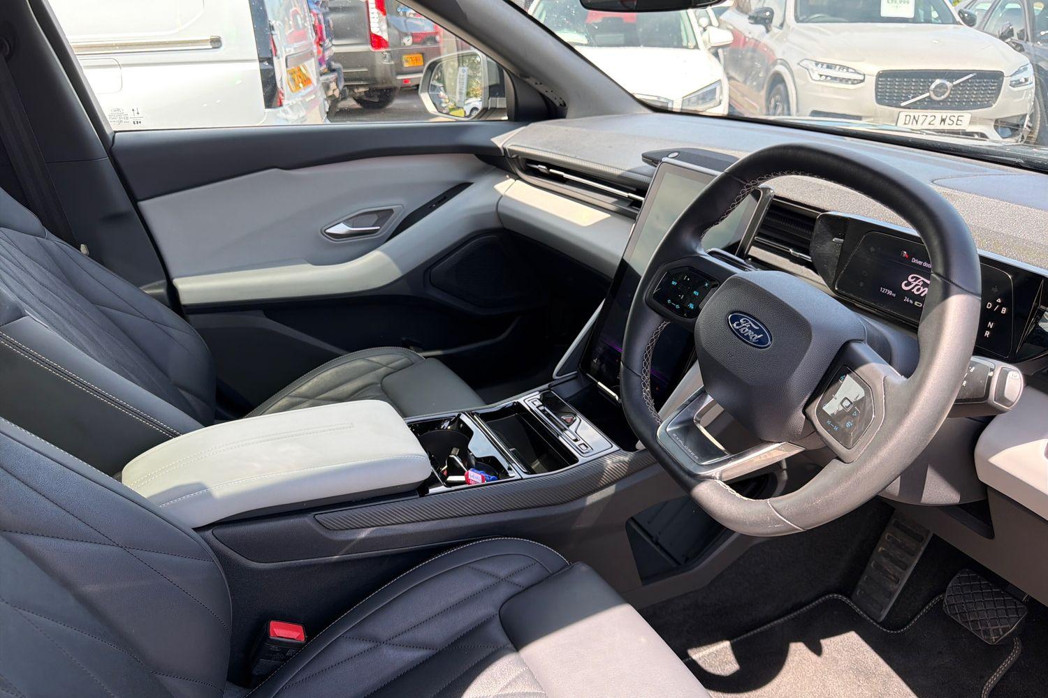 Ford EXPLORER Photo 39