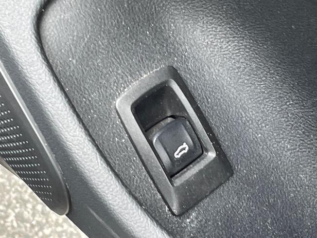 BMW I4 Photo 31