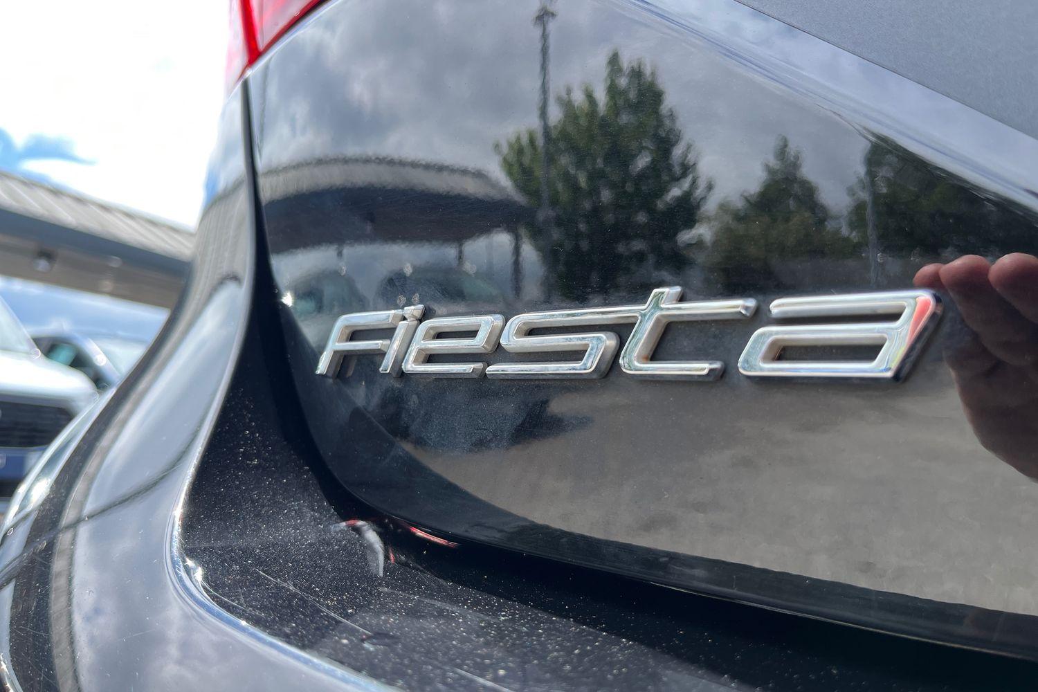 Ford Fiesta Photo 38