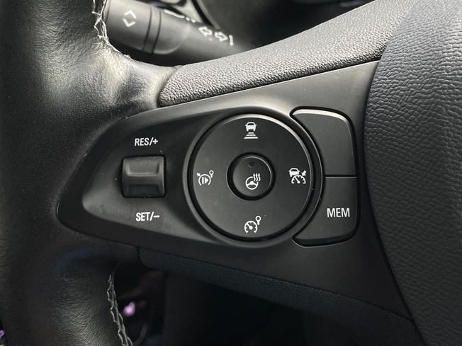 VAUXHALL Corsa Photo 16