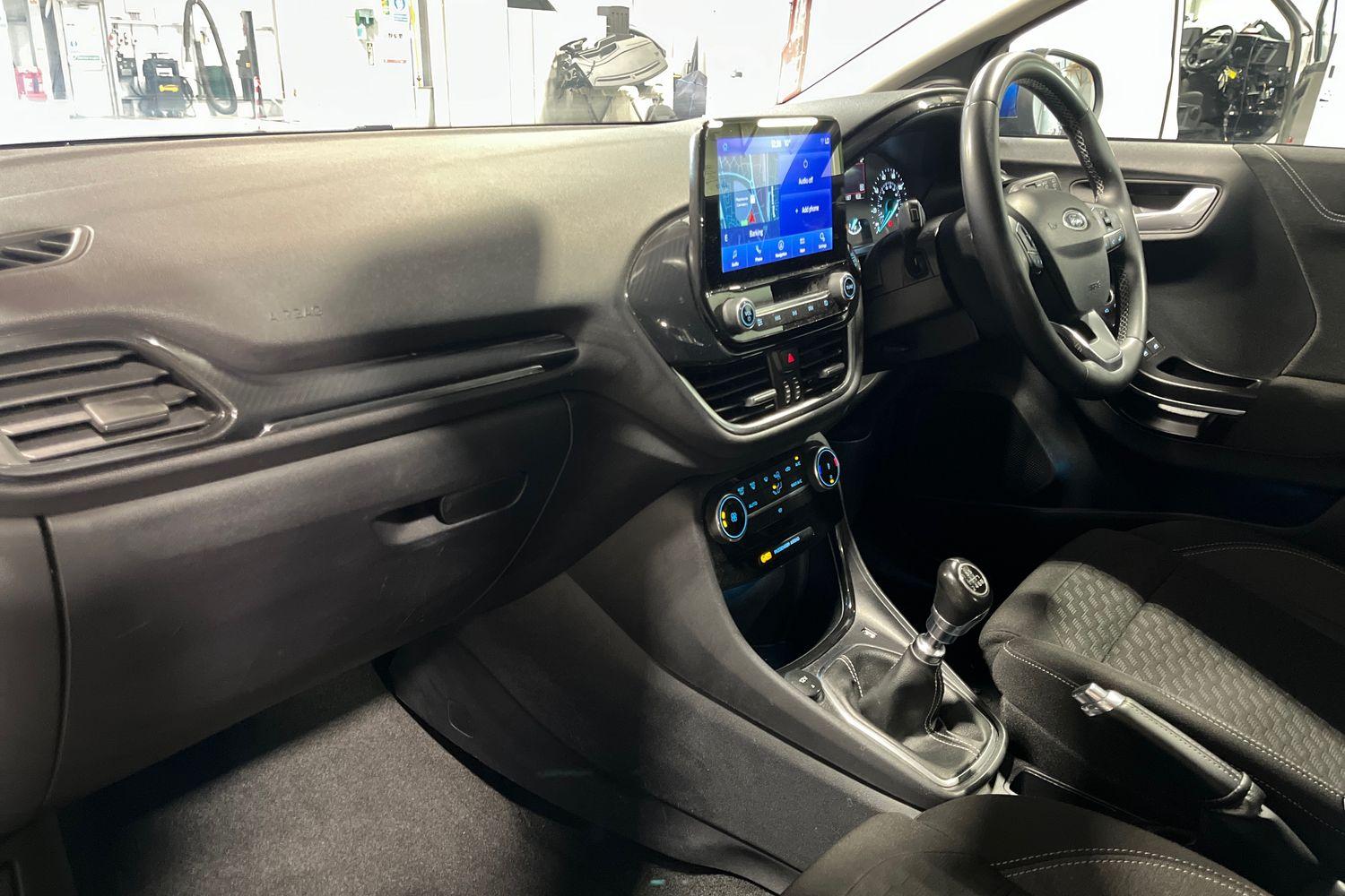 Ford PUMA Photo 17