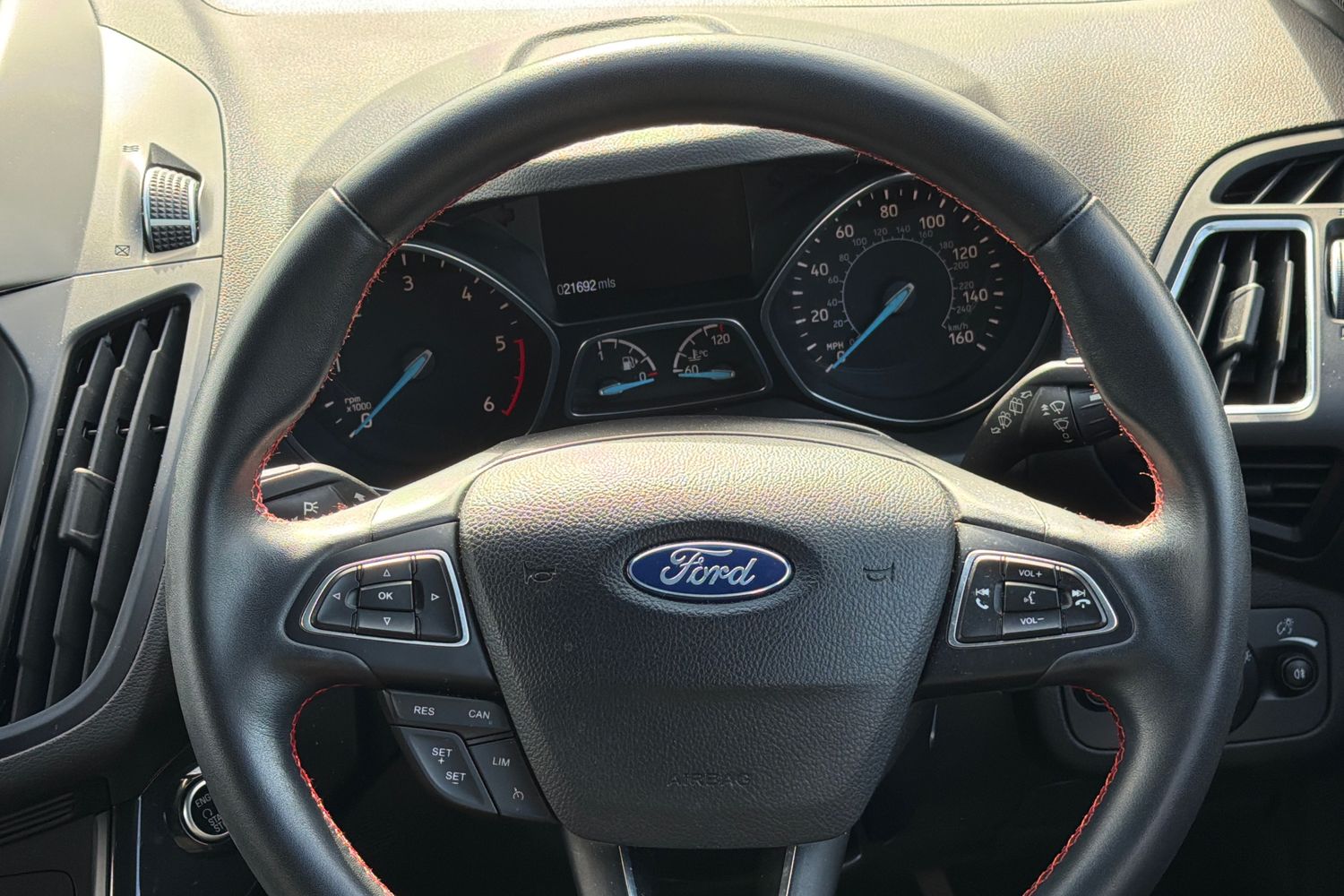 Ford KUGA Photo 11
