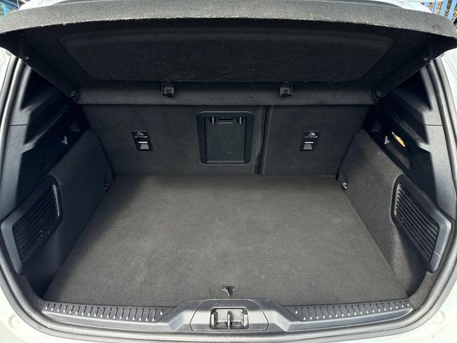FORD Focus Photo 12