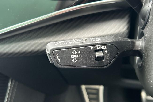 AUDI Rsq8 Photo 55