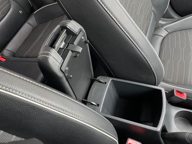 KIA Stonic Photo 38