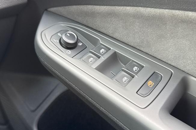 VOLKSWAGEN Golf Photo 38