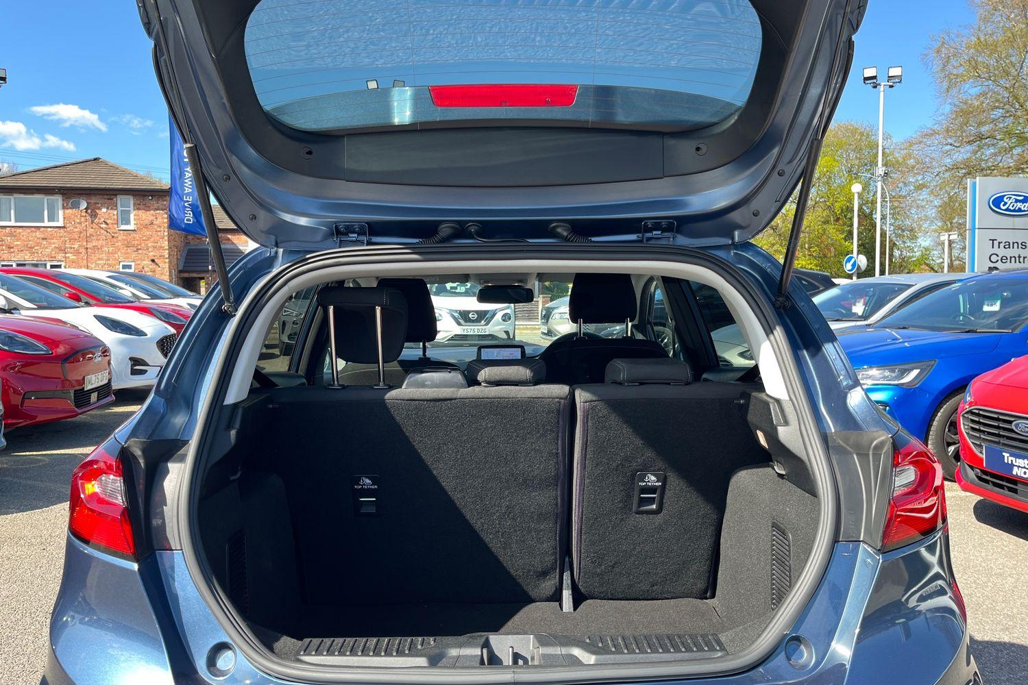 Ford FIESTA Photo 20