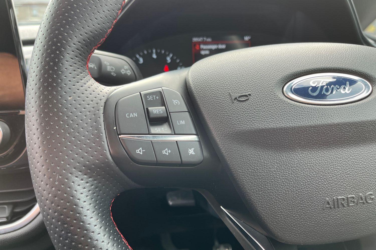 Ford FIESTA Photo 22