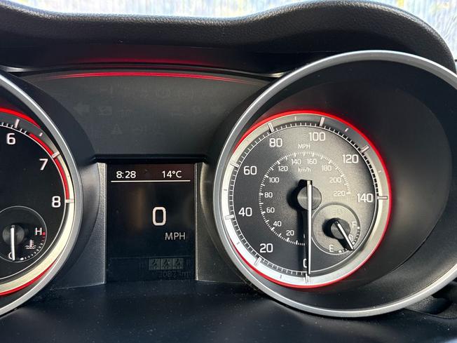 SUZUKI Swift Photo 15