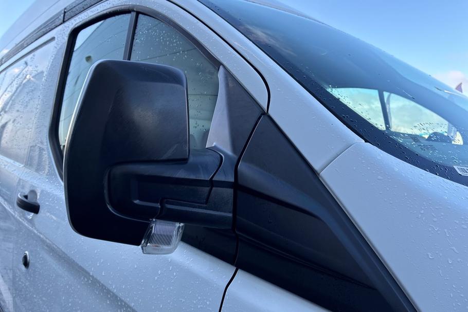 Used FORD TRANSIT CUSTOM YV19ZVR 26