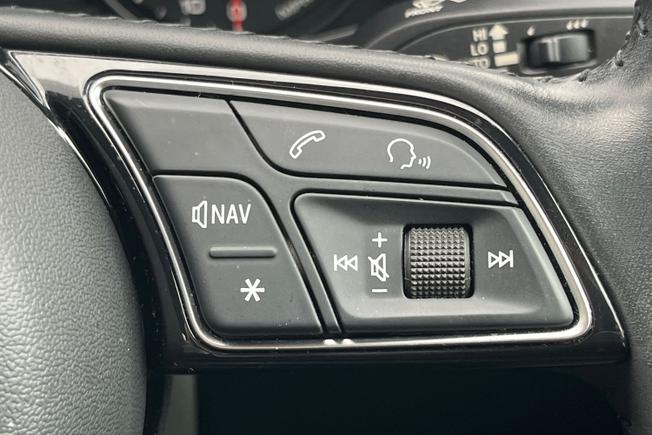 AUDI A4 Photo 17