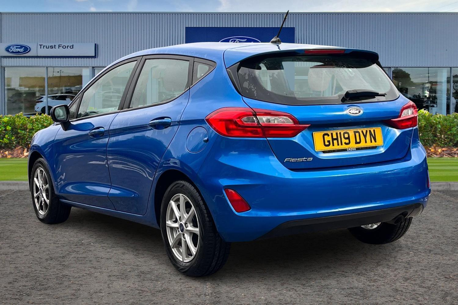 Ford Fiesta Photo 1