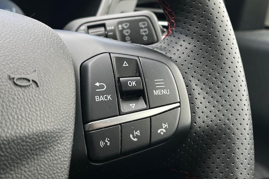 Ford Kuga Photo autoimg-bbde6e53d84699451e75e1483860c569061be200.jpg