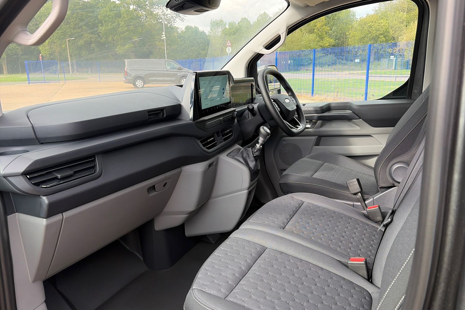 Ford TRANSIT CUSTOM Photo 2