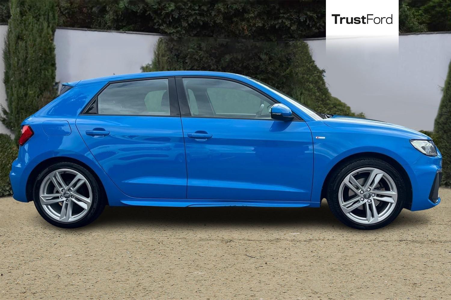 Audi A1 Photo 2