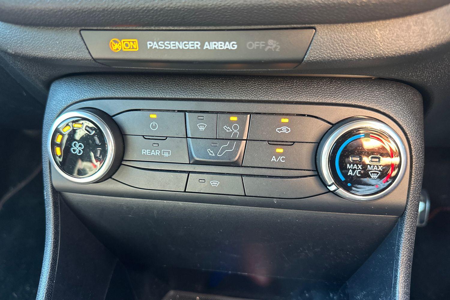 Ford FIESTA Photo 25