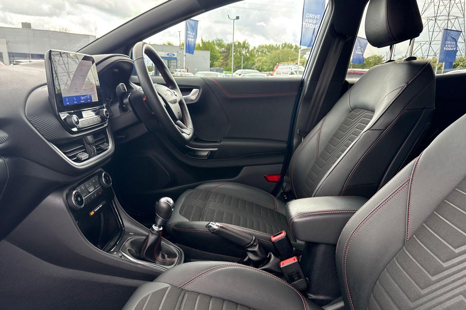 Ford PUMA Photo 18