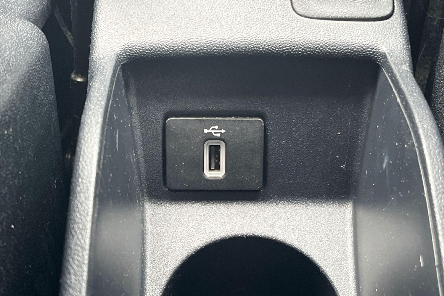 Ford FIESTA Photo 25