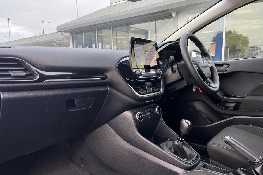 Ford FIESTA Photo autoimg-bbed1427d18cef2b5615a9f012d729351ab4fe8d.jpg