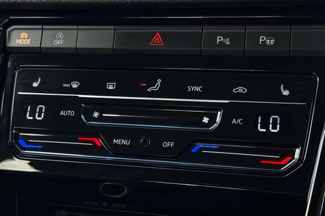 Volkswagen T-Roc Photo 25