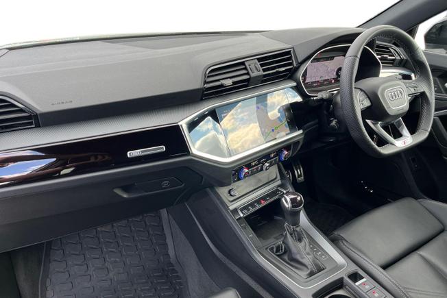 Audi Q3 Photo 2