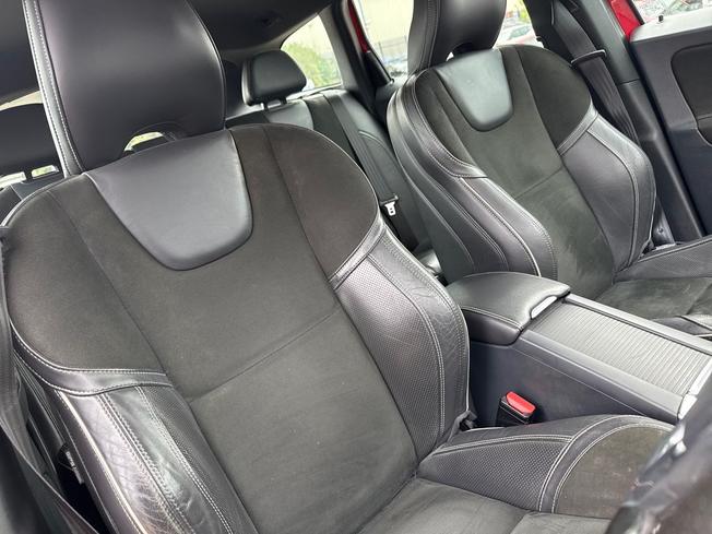 VOLVO XC60 Photo 25