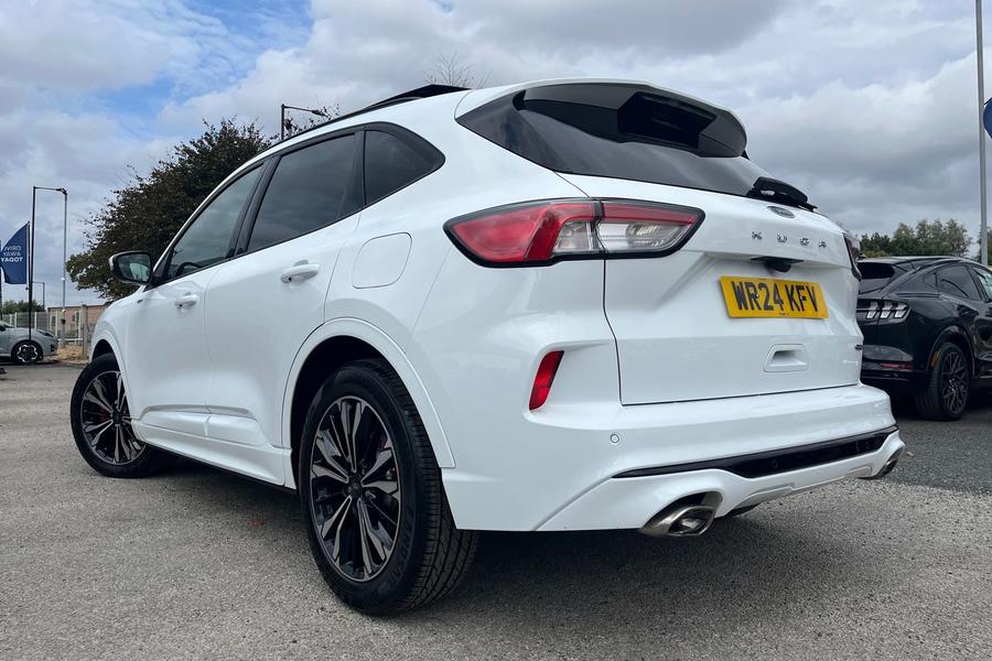Ford Kuga Photo autoimg-bbf1b7708fd3e74fdace5b81f2002bab13a9b6a7.jpg