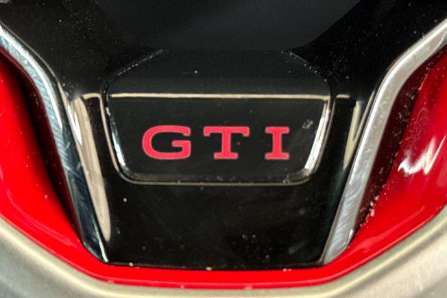 VOLKSWAGEN Golf Photo 27