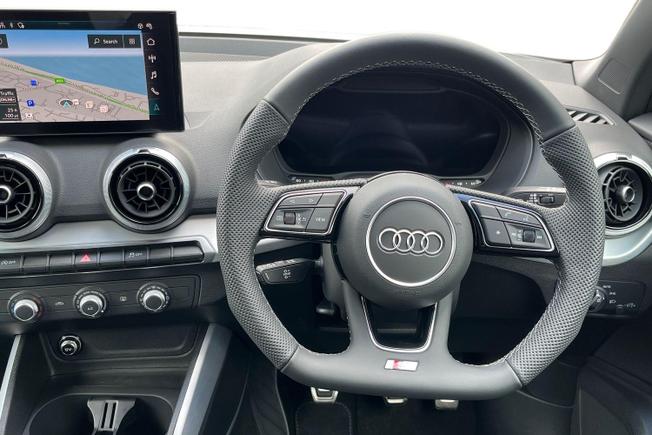 AUDI Q2 Photo 11