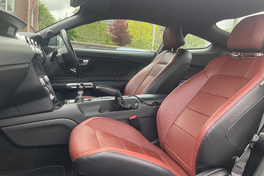 Ford MUSTANG Photo autoimg-bc1005991e02ac233f6ba8b6c2332f11e28fa821.jpg