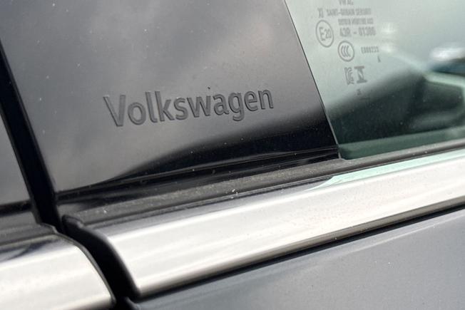 VOLKSWAGEN Tiguan Photo 23