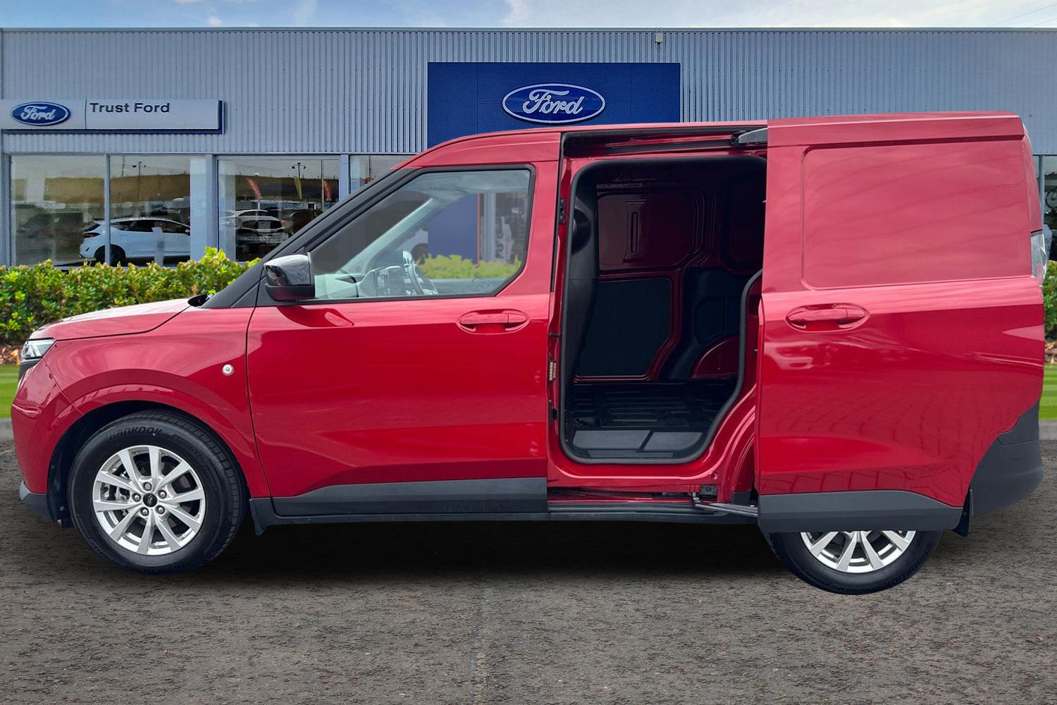 Ford TRANSIT COURIER Photo 4