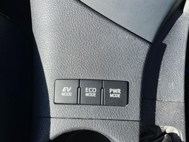 TOYOTA Auris Photo 24