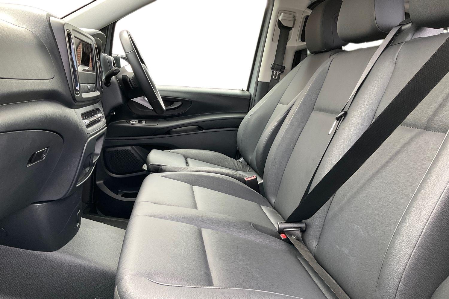 Mercedes-Benz VITO Photo 9