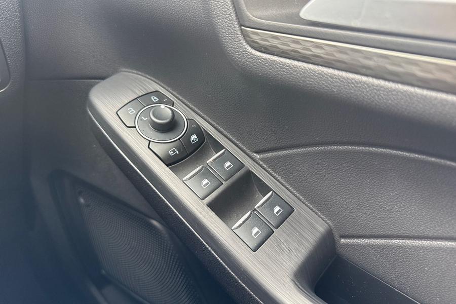 Ford KUGA Photo autoimg-bc1c4c57cd1ee53f1c3599cd189ef7fbc807591b.jpg