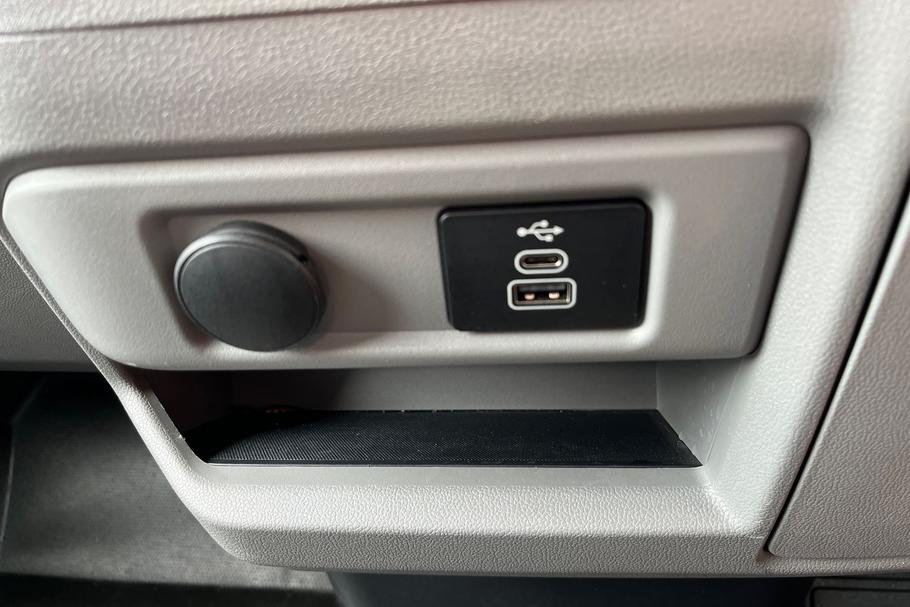 Used Ford E-TRANSIT CUSTOM RX26BBU 29