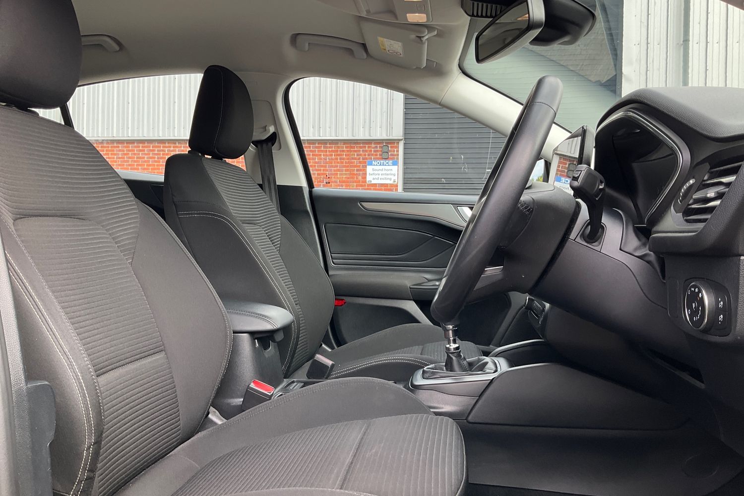 Ford Focus Photo 16