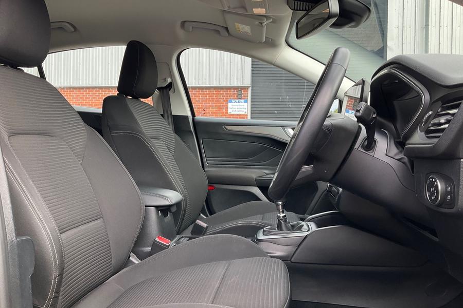 Ford Focus Photo autoimg-bc201910fd4e57f214fc7ecc2159da5dc4118d8b.jpg