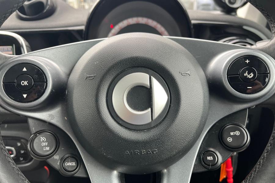 smart FORTWO COUPE Photo autoimg-bc255b7cd741f4c1671083cc3bfd323228ce555e.jpg
